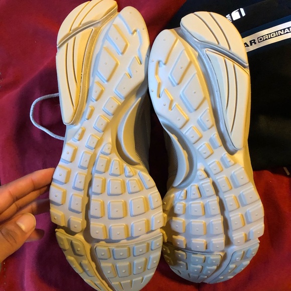 Nikes - Picture 4 of 4